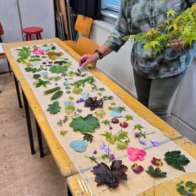 Workshop eco printen op zijden sjaal